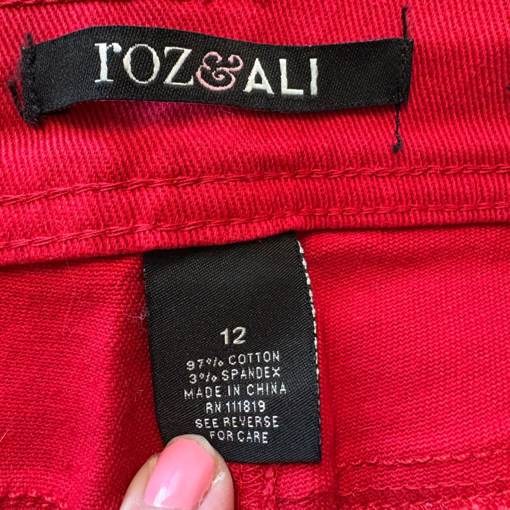 Red Denim Jean Shorts, Size 12, Roz & Ali - Picture 8 of 8